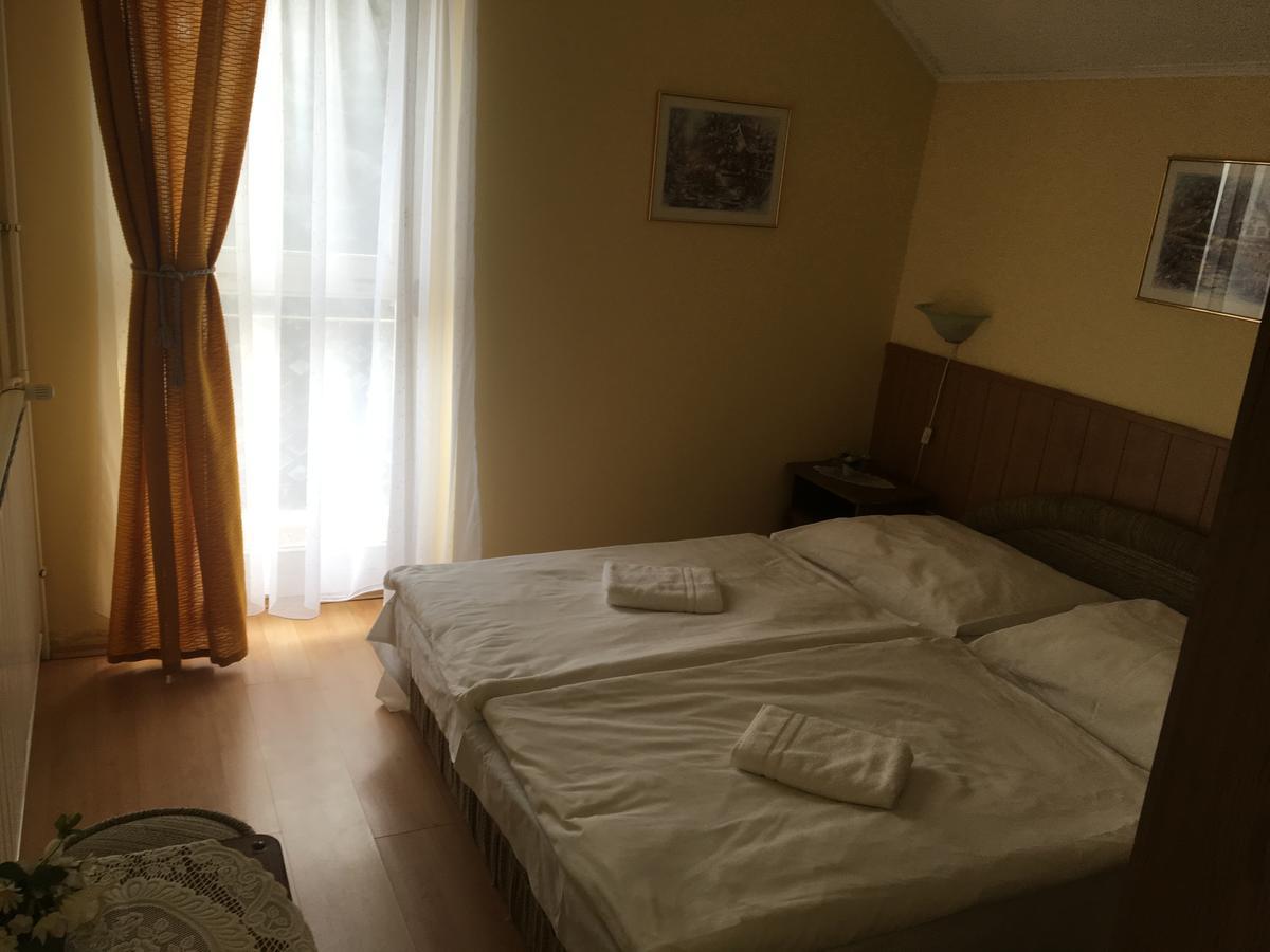Bed and Breakfast Muskatli Panzio Győr Zewnętrze zdjęcie