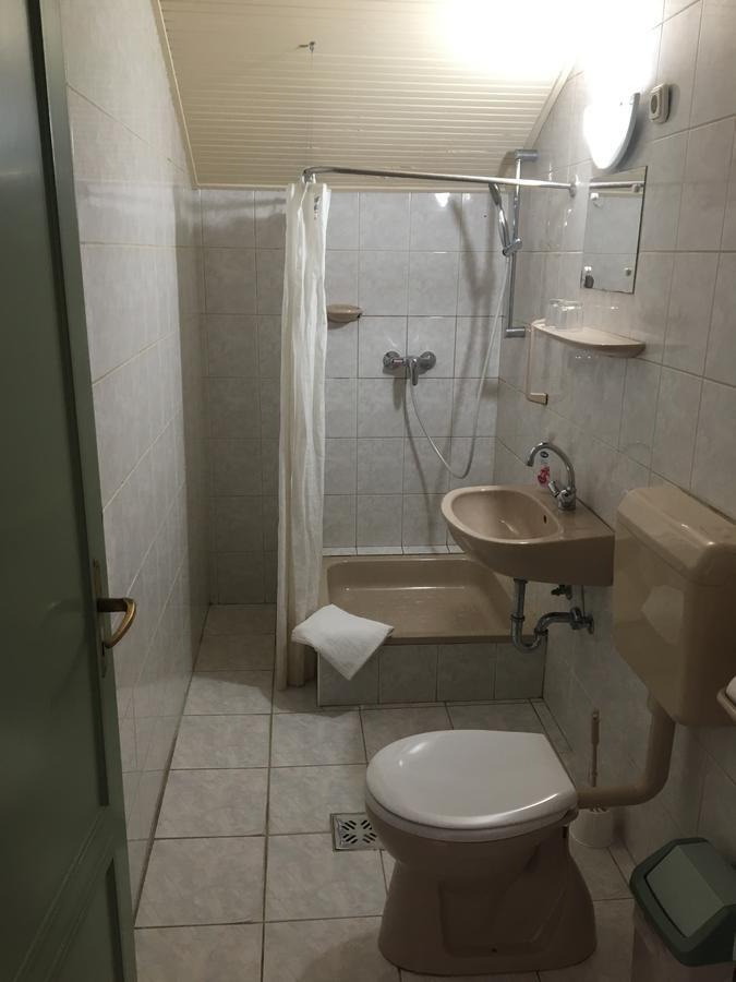 Bed and Breakfast Muskatli Panzio Győr Zewnętrze zdjęcie
