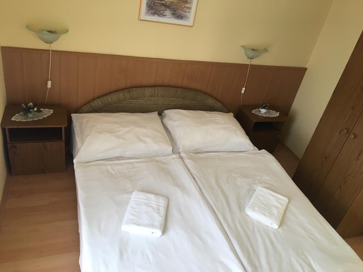 Bed and Breakfast Muskatli Panzio Győr Zewnętrze zdjęcie