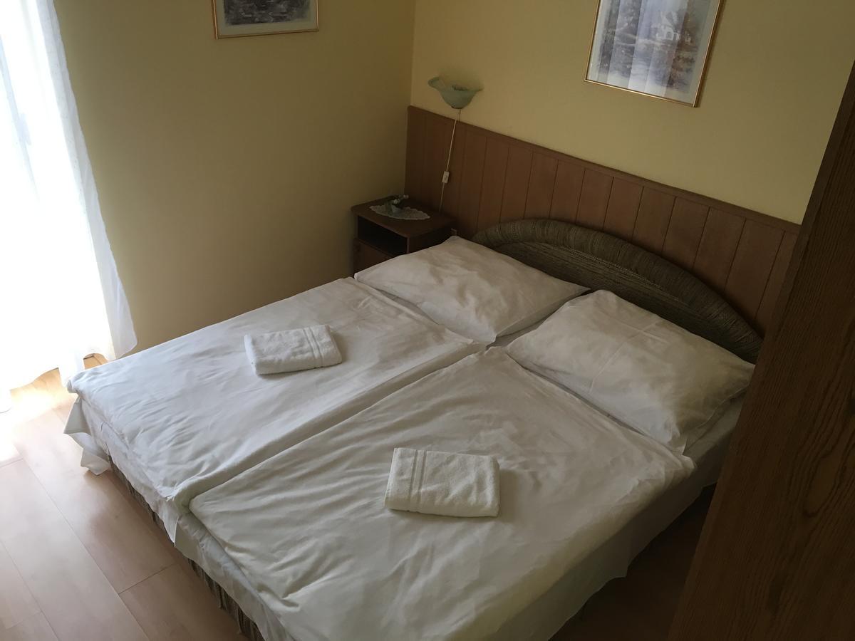 Bed and Breakfast Muskatli Panzio Győr Zewnętrze zdjęcie