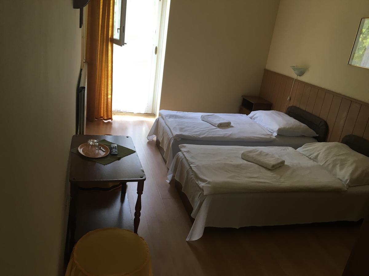 Bed and Breakfast Muskatli Panzio Győr Zewnętrze zdjęcie