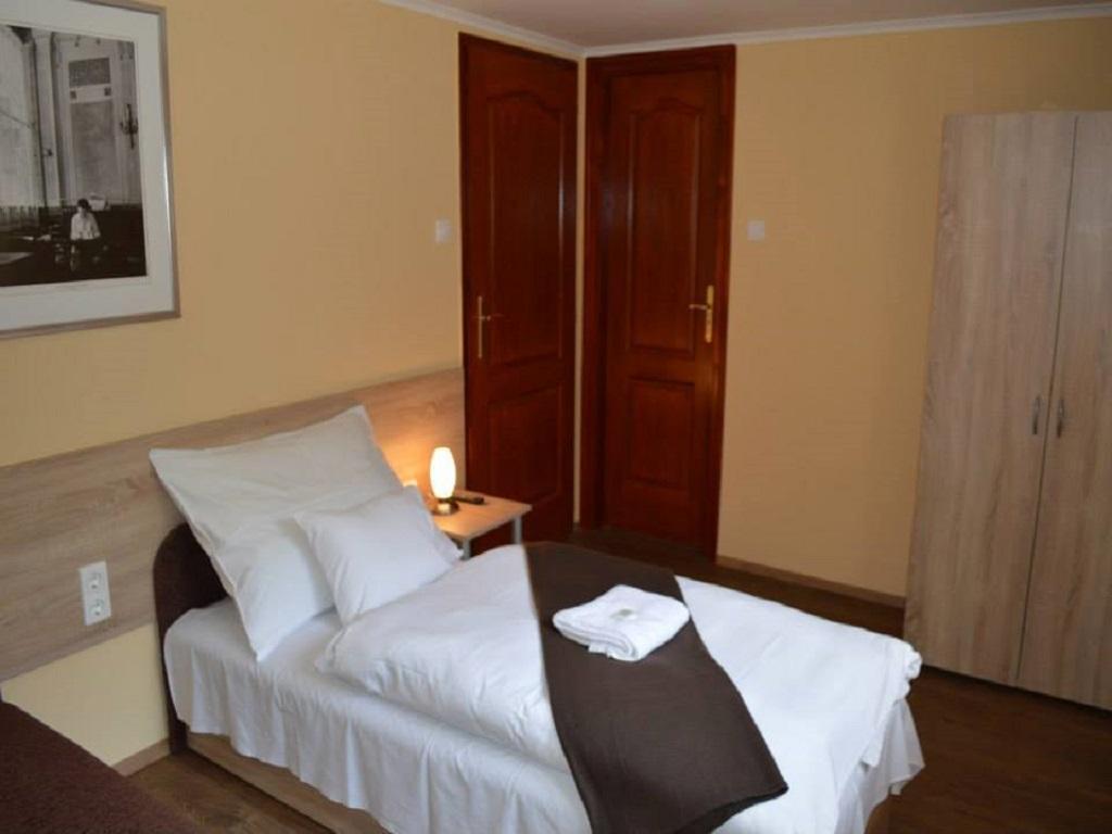 Bed and Breakfast Muskatli Panzio Győr Zewnętrze zdjęcie